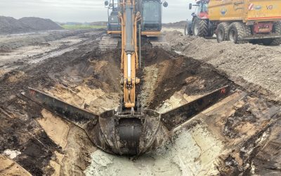 Aanleg nieuwe watergang bij Dordseweg in Nieuw-Schoonebeek